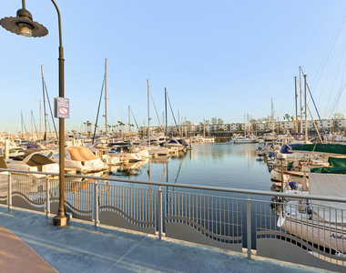 4316 Marina City Drive - Photo Thumbnail 24