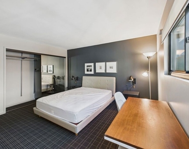 888 Hilgard Avenue - Photo Thumbnail 8