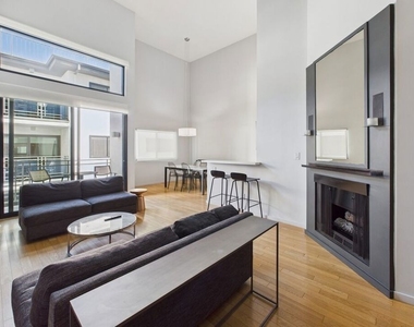 888 Hilgard Avenue - Photo Thumbnail 5
