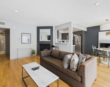 888 Hilgard Avenue - Photo Thumbnail 9