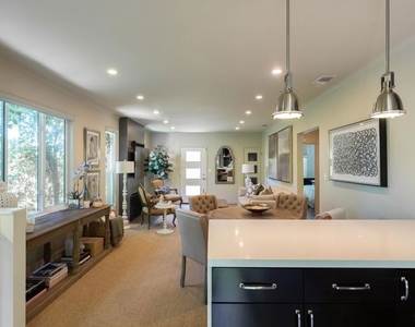 9001 Phyllis Avenue - Photo Thumbnail 4