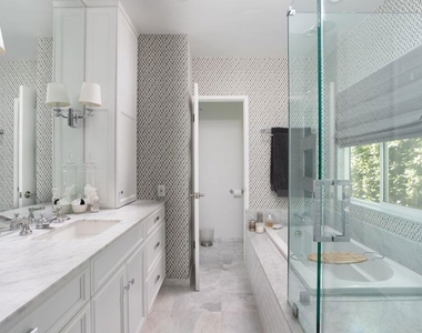 9001 Phyllis Avenue - Photo Thumbnail 12