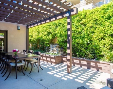 9001 Phyllis Avenue - Photo Thumbnail 14