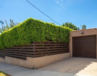 9001 Phyllis Avenue - Photo Thumbnail 16