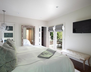 9001 Phyllis Avenue - Photo Thumbnail 11
