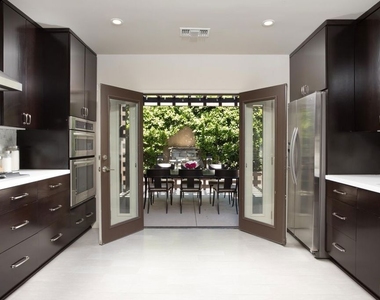 9001 Phyllis Avenue - Photo Thumbnail 6