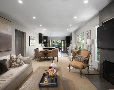 9001 Phyllis Avenue - Photo Thumbnail 4