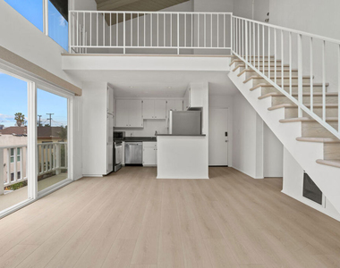 10 19th Avenue - Photo Thumbnail 6