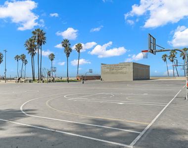 10 19th Avenue - Photo Thumbnail 24