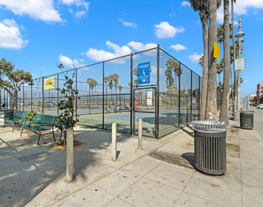 10 19th Avenue - Photo Thumbnail 25