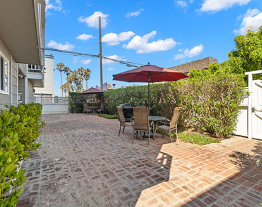 10 19th Avenue - Photo Thumbnail 21