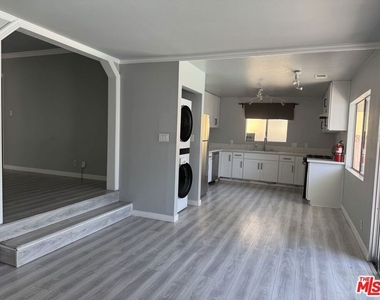 6556 Forbes Avenue - Photo Thumbnail 3