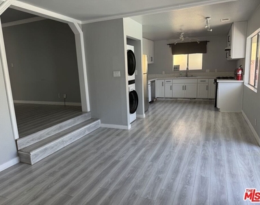6556 Forbes Avenue - Photo Thumbnail 1