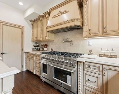 11564 Apulia Court - Photo Thumbnail 17