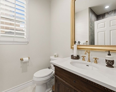 11564 Apulia Court - Photo Thumbnail 24