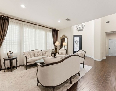 11564 Apulia Court - Photo Thumbnail 9