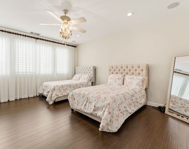11564 Apulia Court - Photo Thumbnail 34
