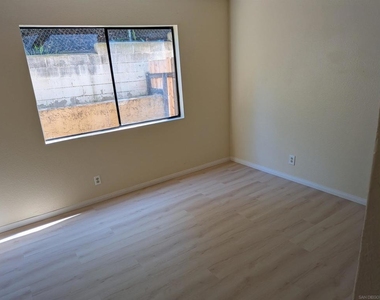 315 Pomelo Dr. - Photo Thumbnail 2