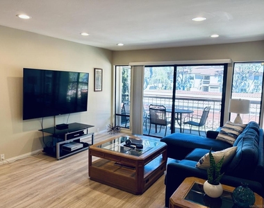 12575 Oaks North Dr - Photo Thumbnail 1