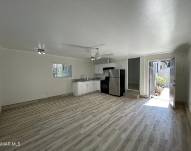 20336 Lorne Street - Photo Thumbnail 3