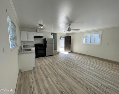 20336 Lorne Street - Photo Thumbnail 4
