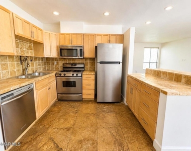 4506 Saugus Avenue - Photo Thumbnail 5