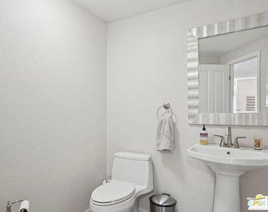 364 Oakmont Drive - Photo Thumbnail 34