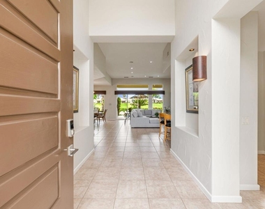 727 Arrowhead Drive - Photo Thumbnail 9