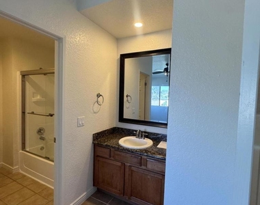 78650 Avenue 42 - Photo Thumbnail 6