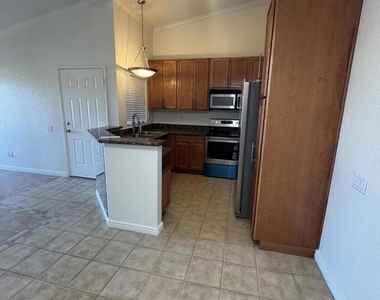 78650 Avenue 42 - Photo Thumbnail 2