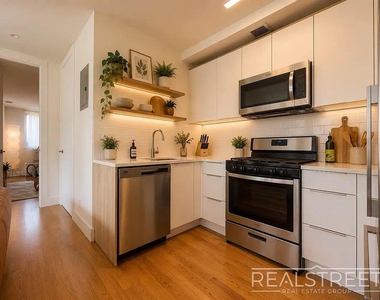 109 Winthrop St - Photo Thumbnail 3