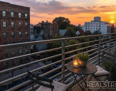 109 Winthrop St - Photo Thumbnail 8