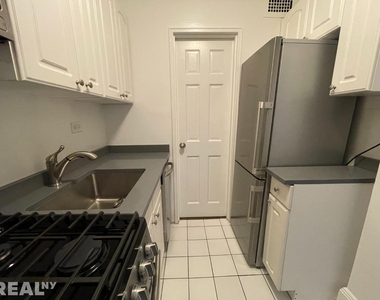 435 E 79th St - Photo Thumbnail 1
