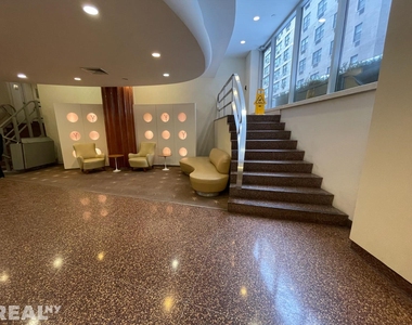435 E 79th St - Photo Thumbnail 11