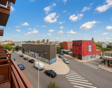 Noll Street - Photo Thumbnail 11