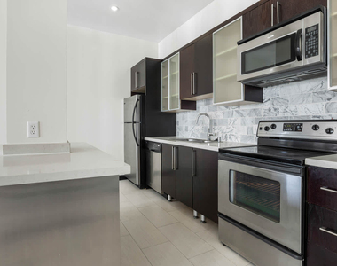 609 S. Grand Ave - Photo Thumbnail 3