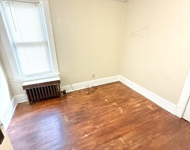 1826 Campbell Avenue - Photo Thumbnail 4