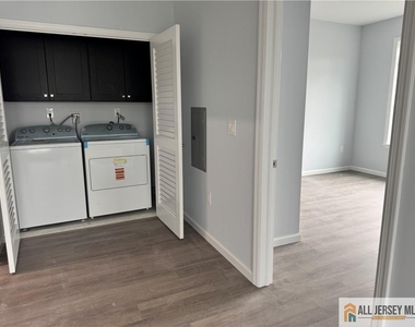 617 Lincoln Boulevard - Photo Thumbnail 5
