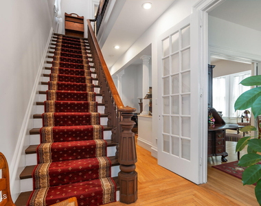2 Madison Avenue - Photo Thumbnail 3