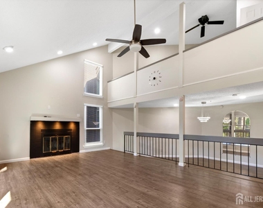 496 Westgate Drive - Photo Thumbnail 6