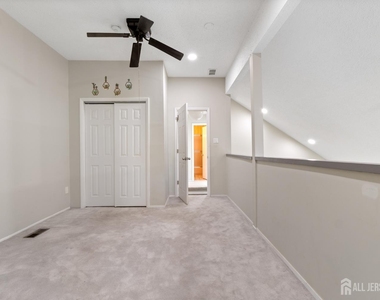 496 Westgate Drive - Photo Thumbnail 25