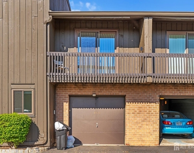 496 Westgate Drive - Photo Thumbnail 33