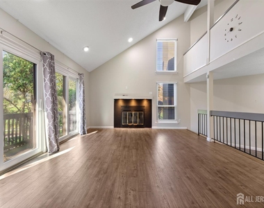 496 Westgate Drive - Photo Thumbnail 10