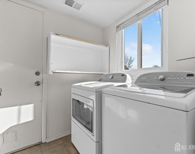 496 Westgate Drive - Photo Thumbnail 14