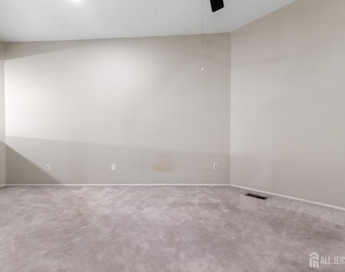 496 Westgate Drive - Photo Thumbnail 24
