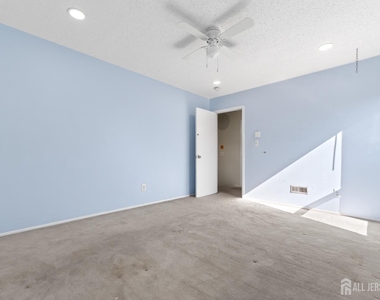 496 Westgate Drive - Photo Thumbnail 27