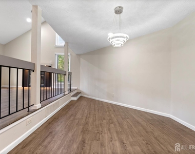 496 Westgate Drive - Photo Thumbnail 12