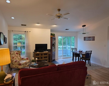 119 Commonwealth Court - Photo Thumbnail 2