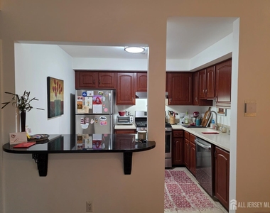 119 Commonwealth Court - Photo Thumbnail 4