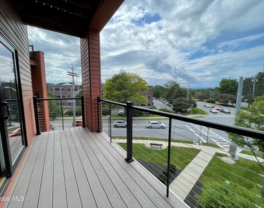 2 West Avenue - Photo Thumbnail 4